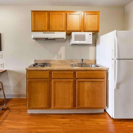 Extended Stay America Select Suites - Cleveland - Airport Exterior foto
