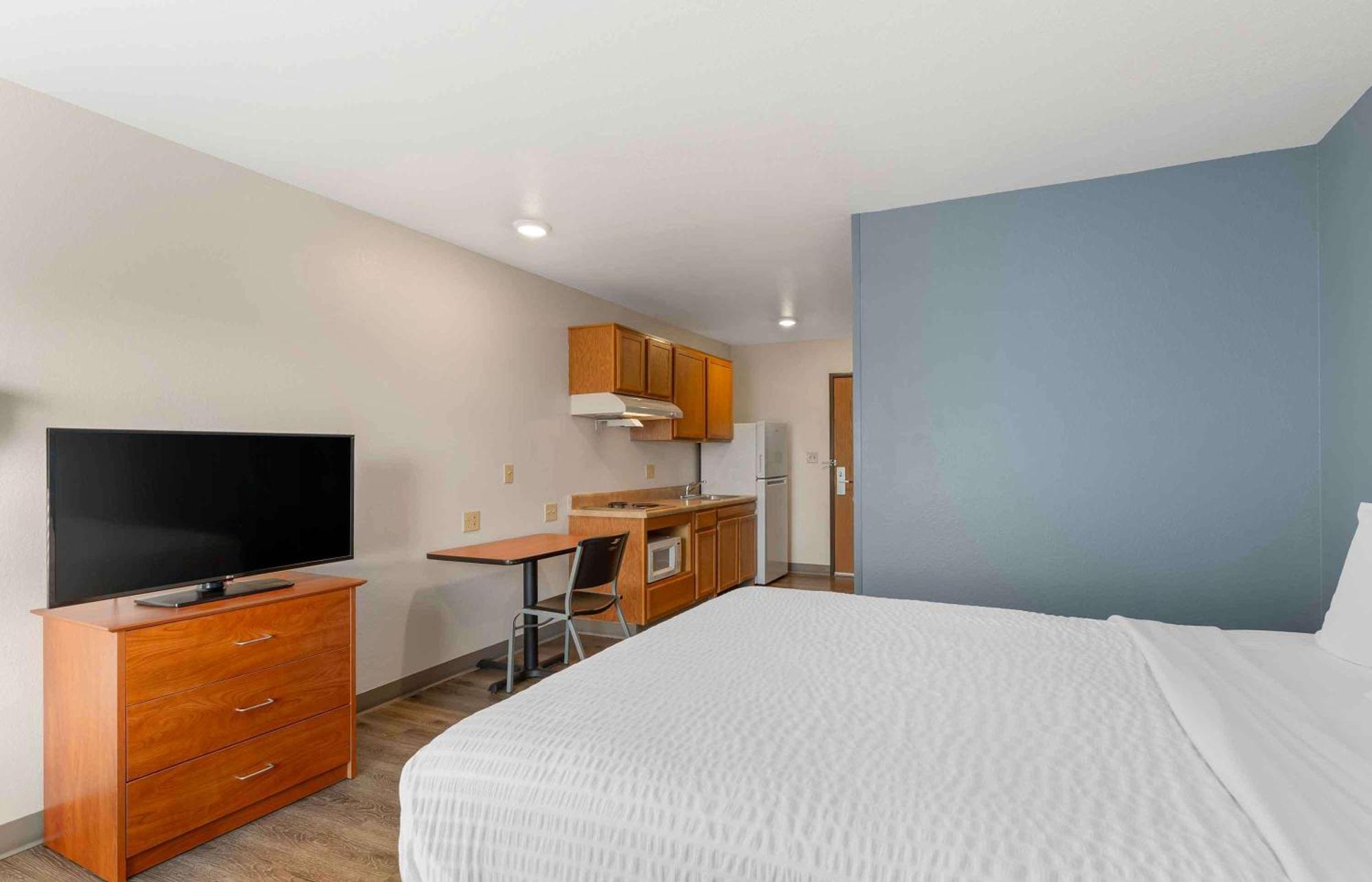 Extended Stay America Select Suites - Cleveland - Airport Exterior foto